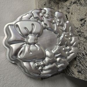 Wilton Metallic Cake Pan with Detailed Design